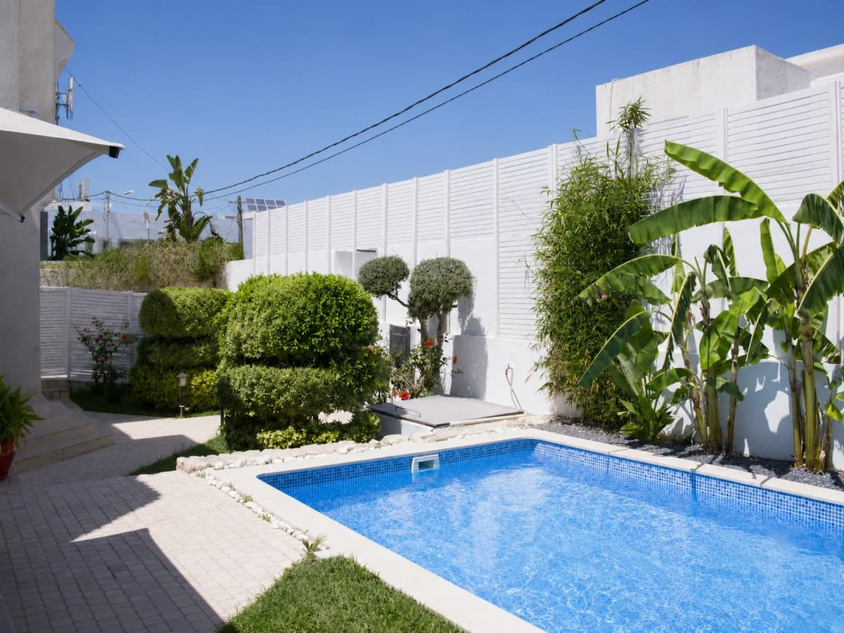 Charmante villa 600m2 avec Grand jardin et piscine - image 26
