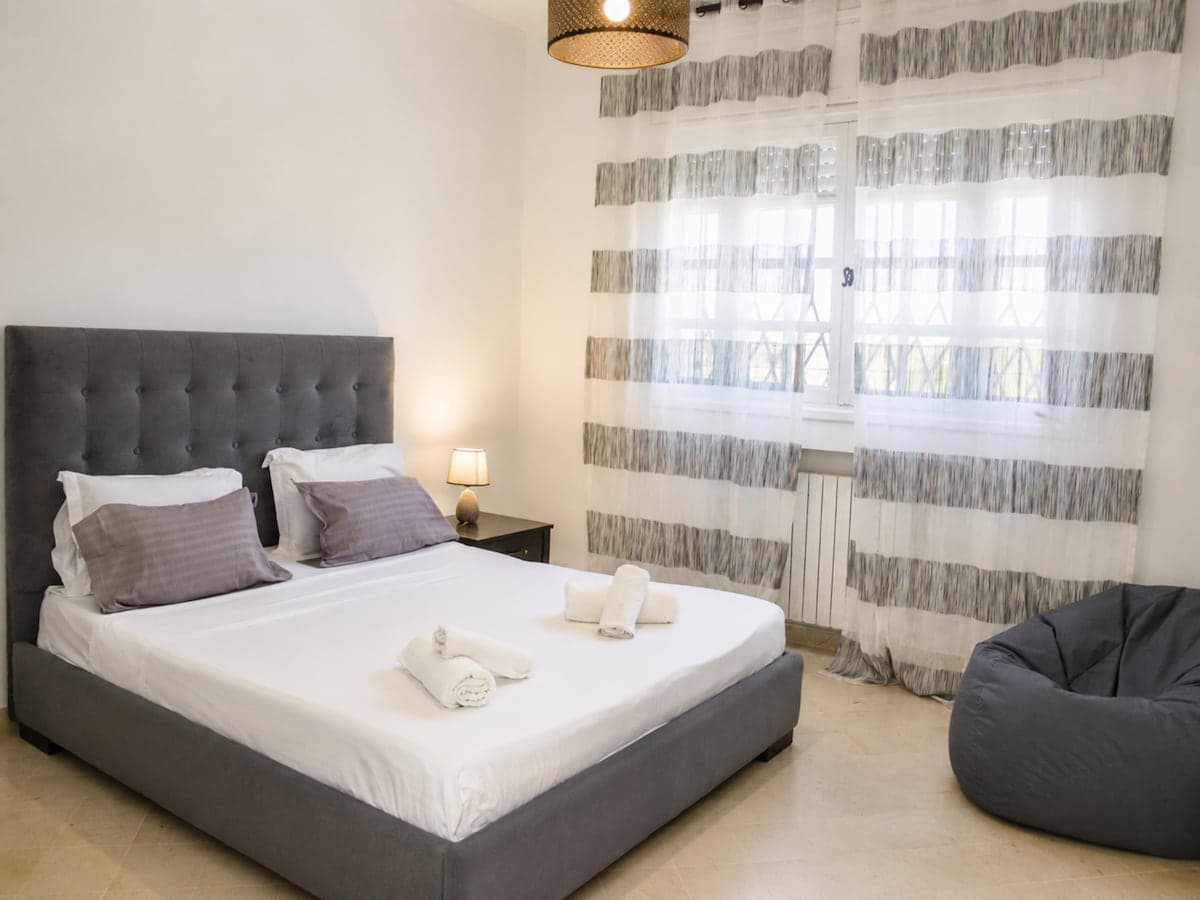 Charmante villa 600m2 avec Grand jardin et piscine - image 19