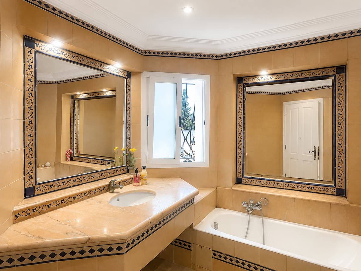 Charmante villa 600m2 avec Grand jardin et piscine - image 20