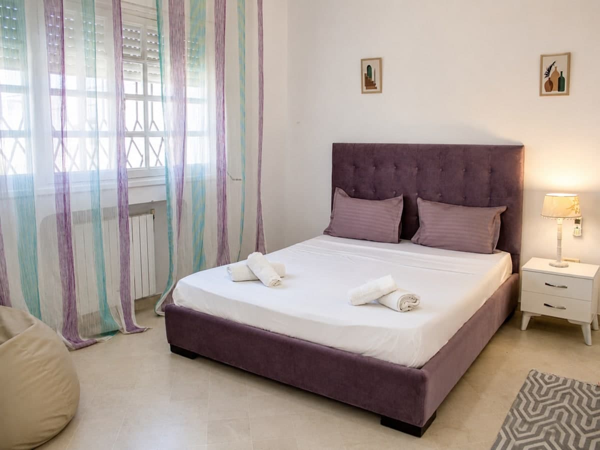 Charmante villa 600m2 avec Grand jardin et piscine - image 18