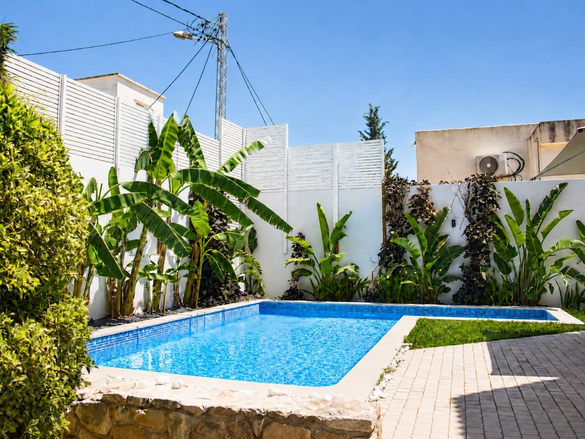 Charmante villa 600m2 avec Grand jardin et piscine - image 33