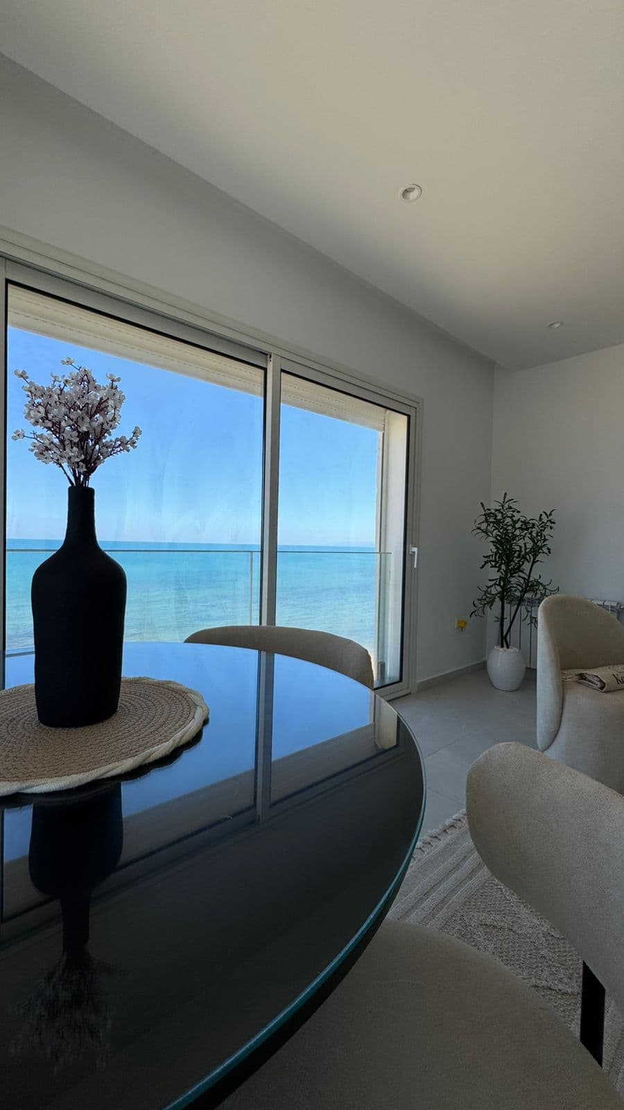Vue Mer à Couper le Souffle – Appartement S+2 - image 12