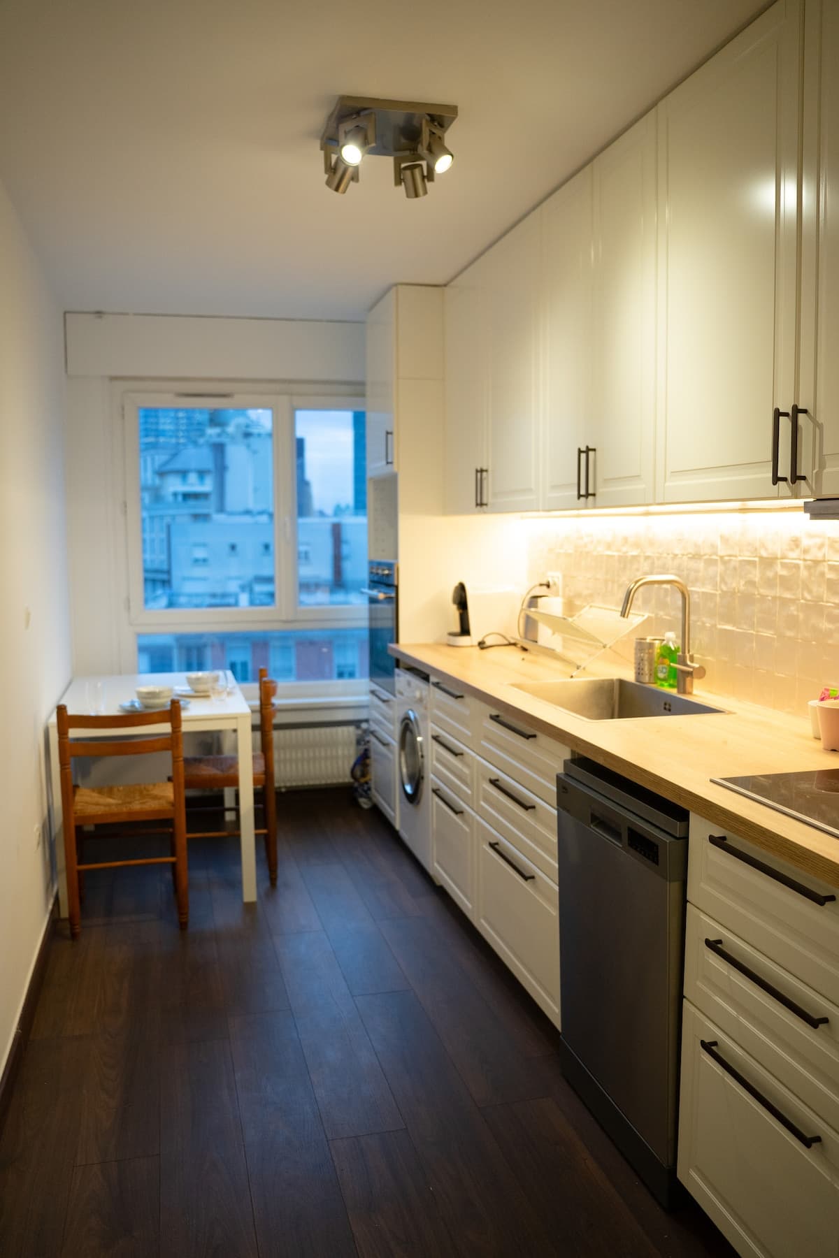 Vue Paris & Accès Direct – Appart 10 pers - image 11