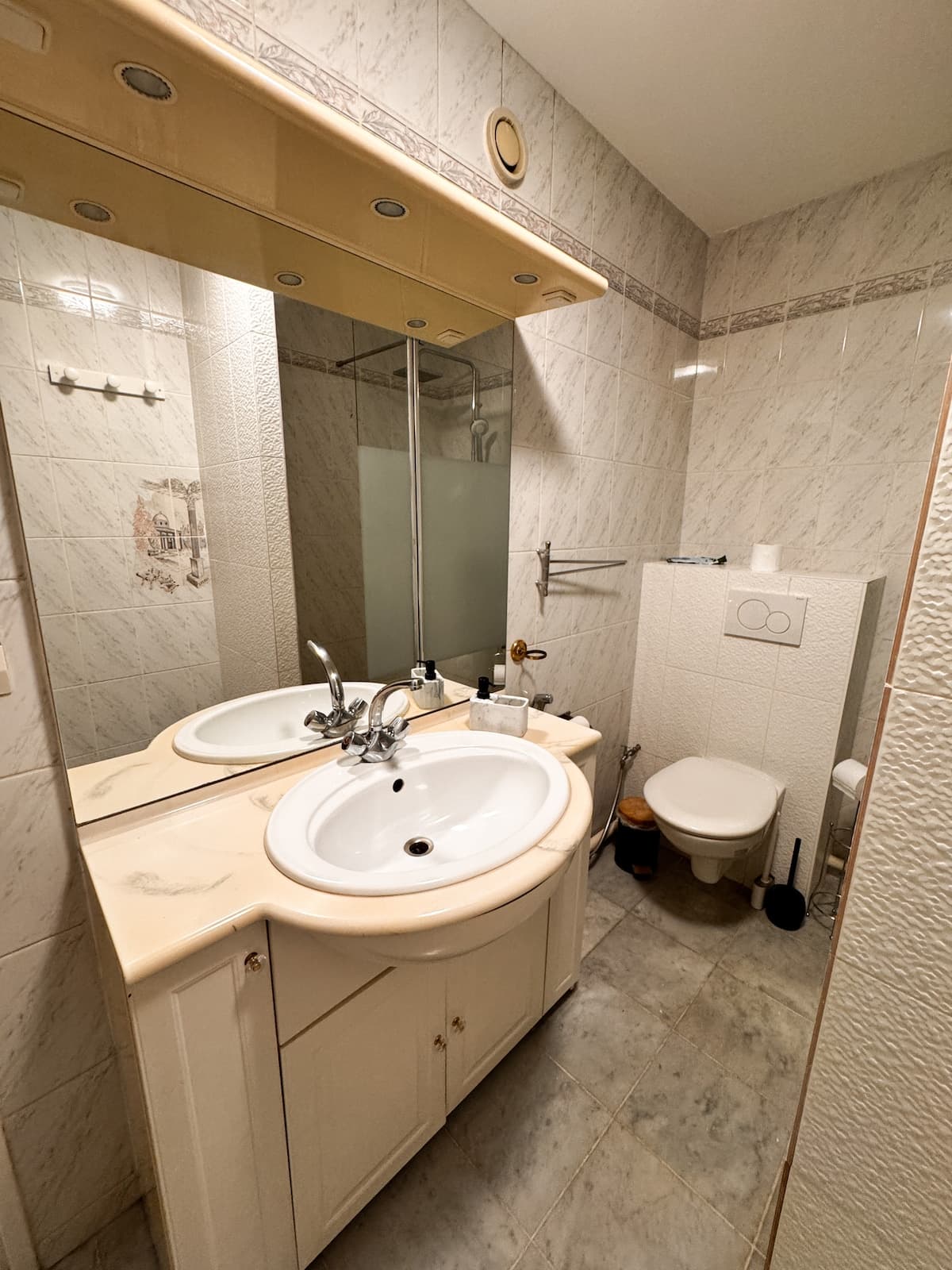 Vue Paris & Accès Direct – Appart 10 pers - image 28