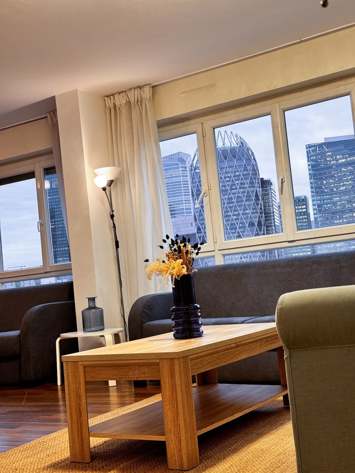 Vue Paris & Accès Direct – Appart 10 pers - image 2