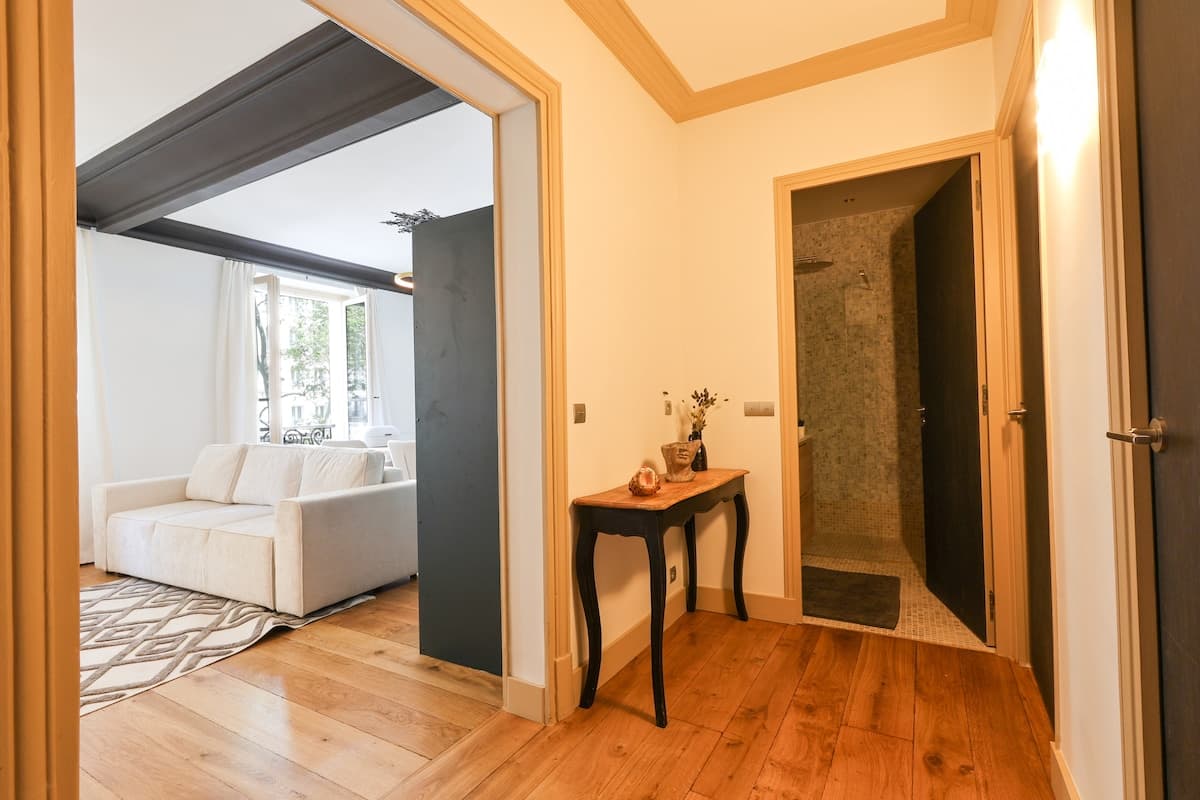 Appartement élégant vue Tour Eiffel - image 16