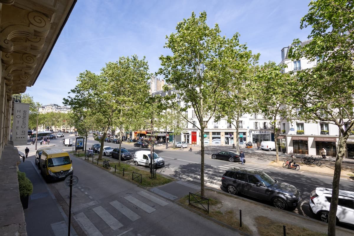 Appartement élégant vue Tour Eiffel - image 19