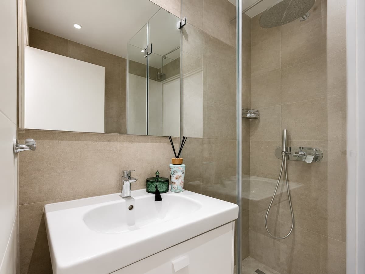 Modern Cocoon @ Prestigieuse Villa Jade, La Marsa - image 36