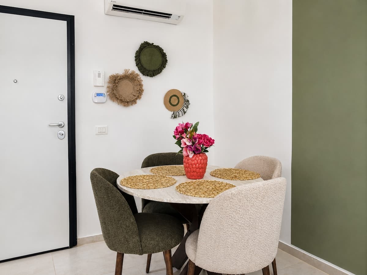 Modern Cocoon @ Prestigieuse Villa Jade, La Marsa - image 22