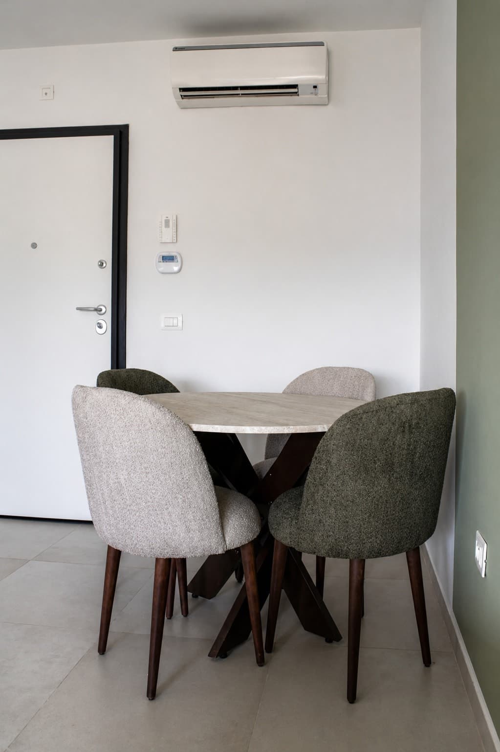 Modern Cocoon @ Prestigieuse Villa Jade, La Marsa - image 23