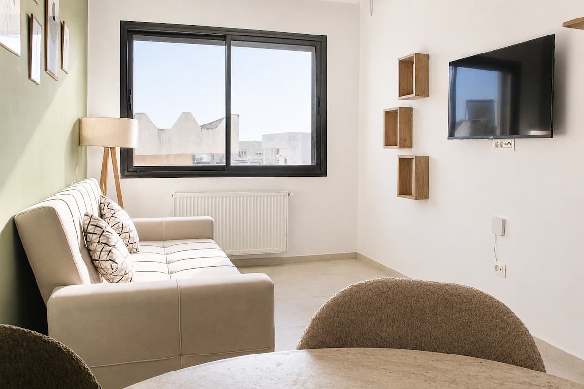 Modern Cocoon @ Prestigieuse Villa Jade, La Marsa - image 9