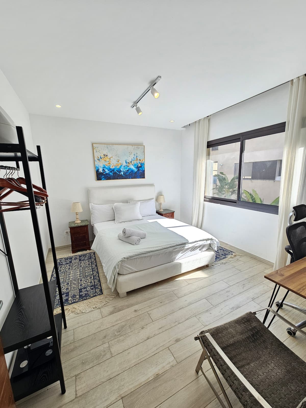 Villa élégante et moderne avec jardin privé - image 30