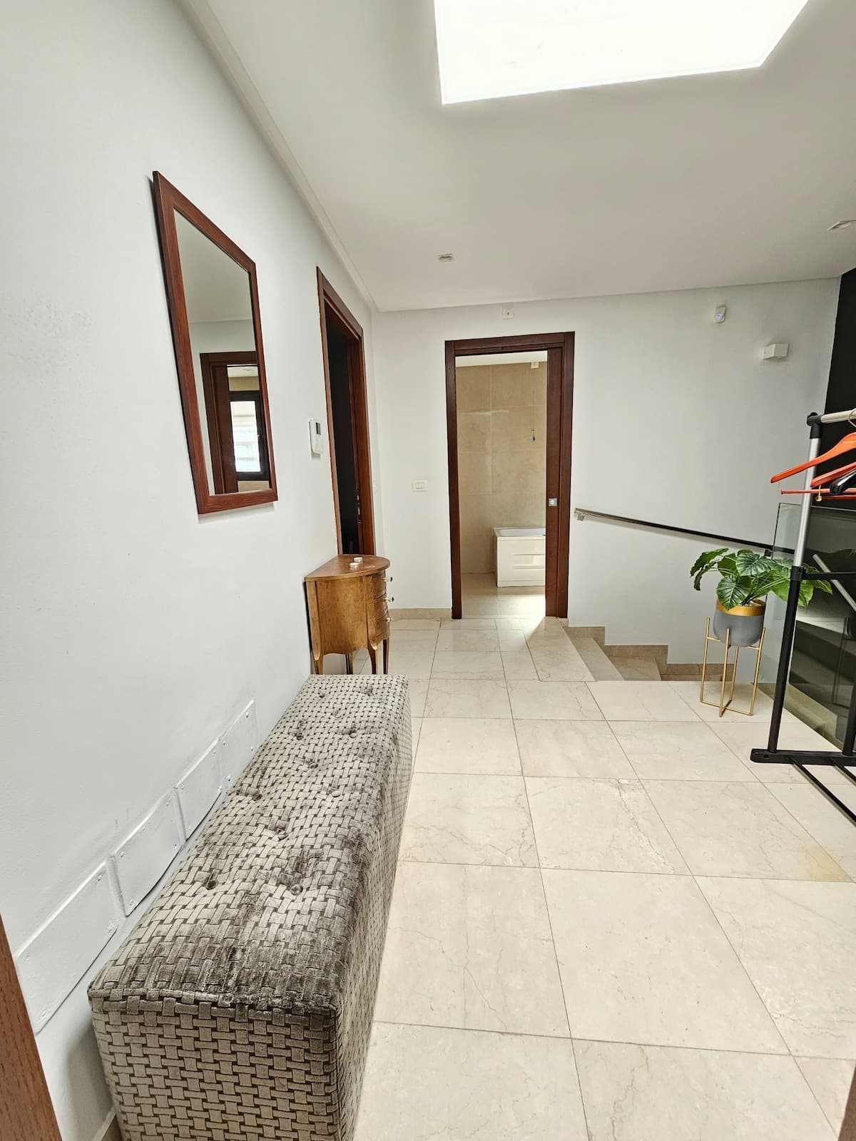 Villa élégante et moderne avec jardin privé - image 85