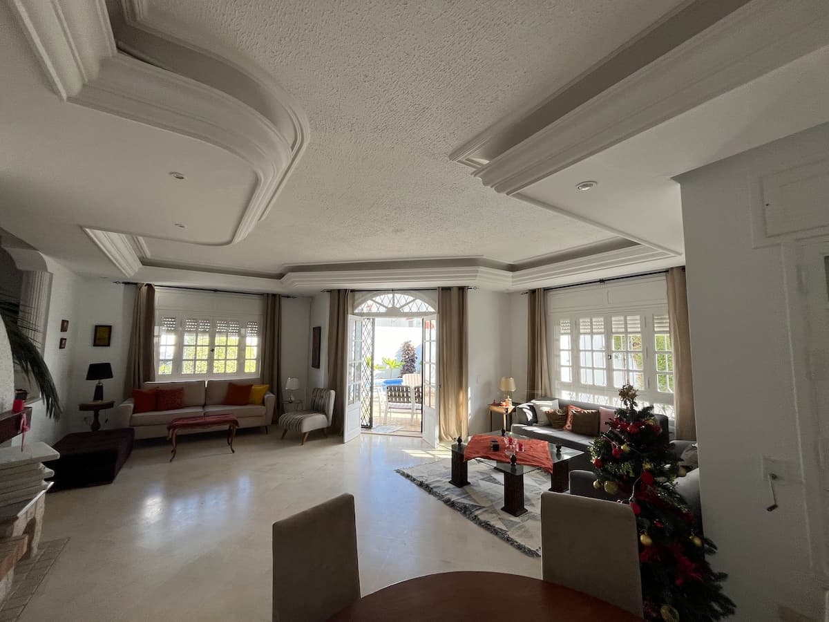 Charmante villa 600m2 avec Grand jardin et piscine - image 5
