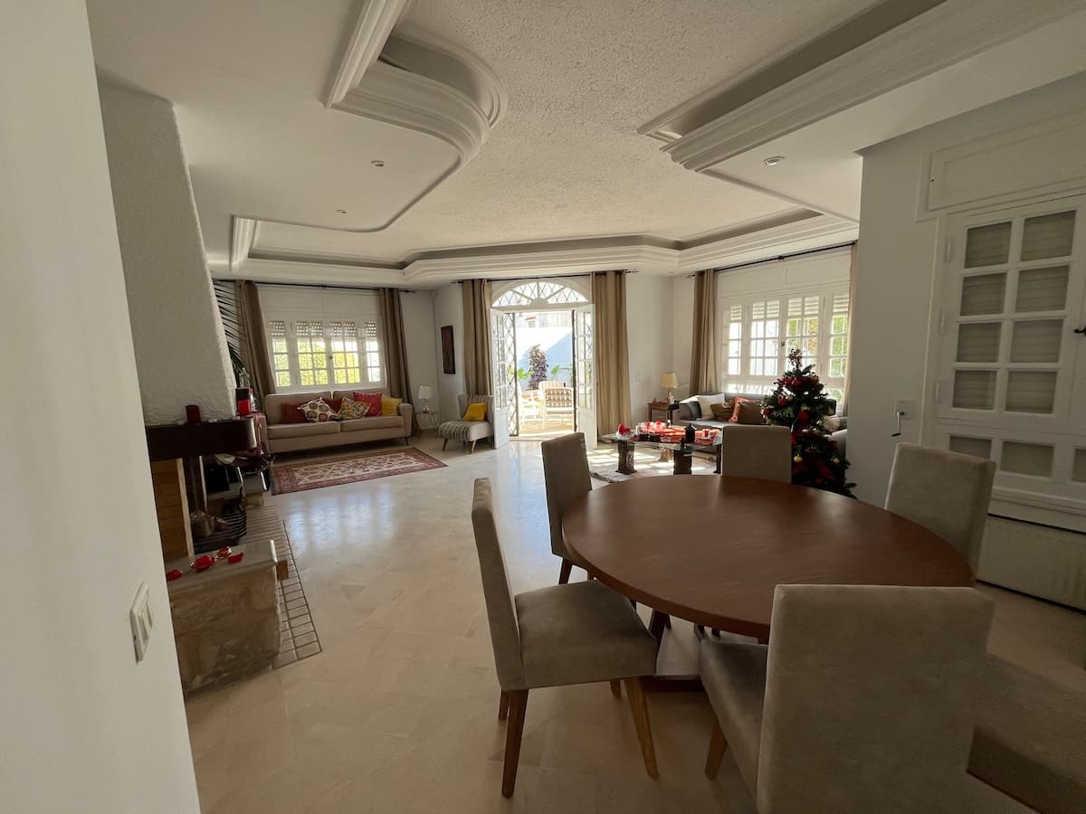 Charmante villa 600m2 avec Grand jardin et piscine - image 4