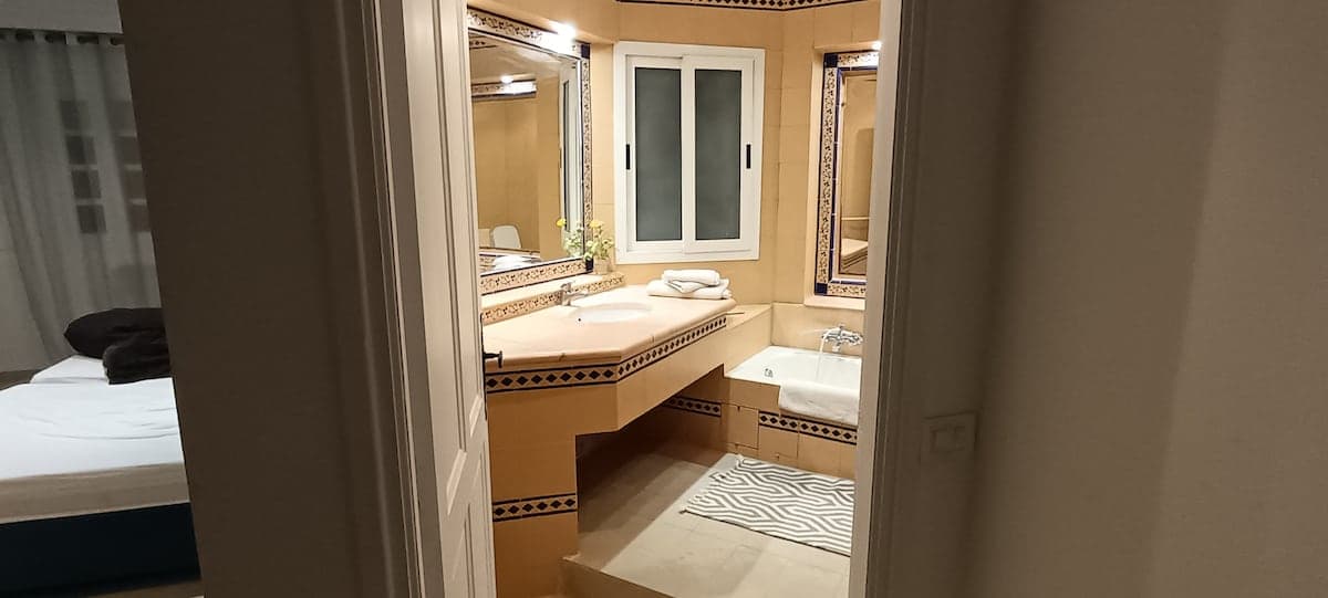 Charmante villa 600m2 avec Grand jardin et piscine - image 52