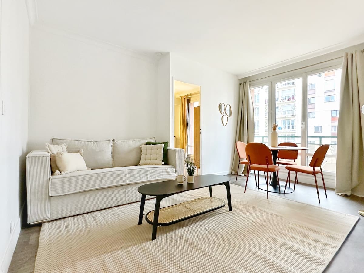 Appartement Lumineux & idéal Paris 20ᵉ avec balcon - image 1