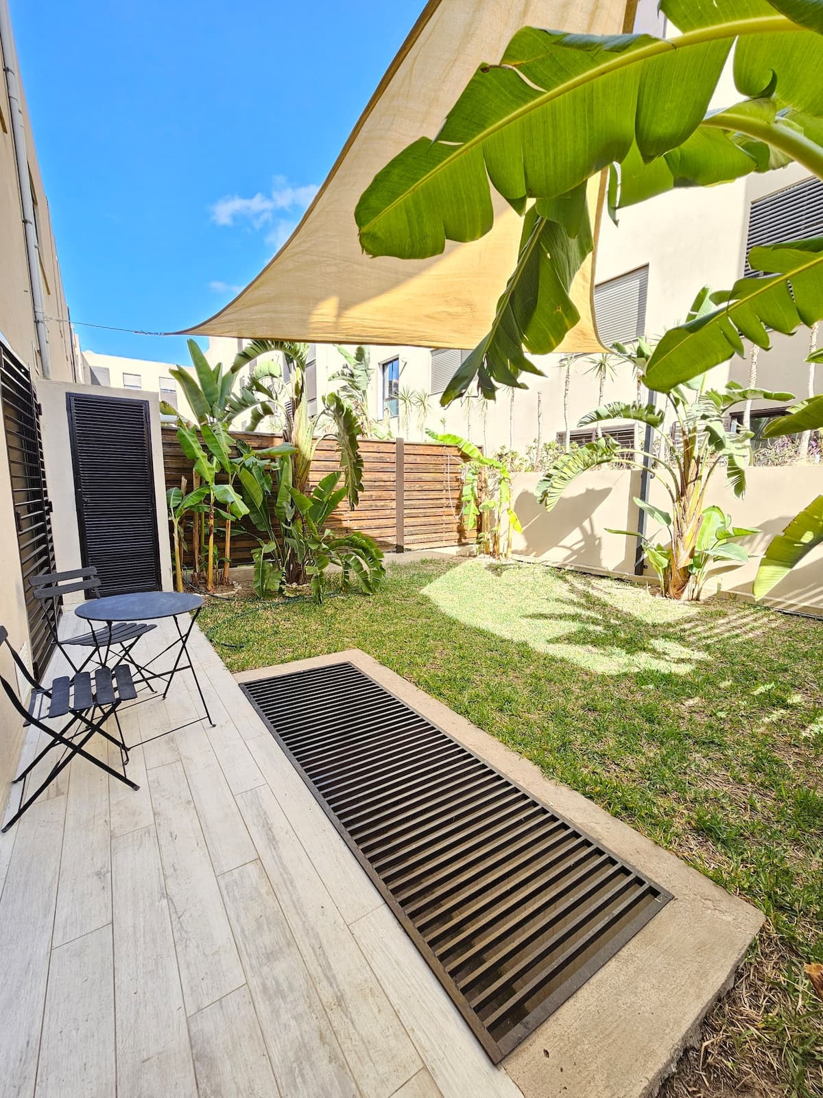Villa élégante et moderne avec jardin privé - image 75