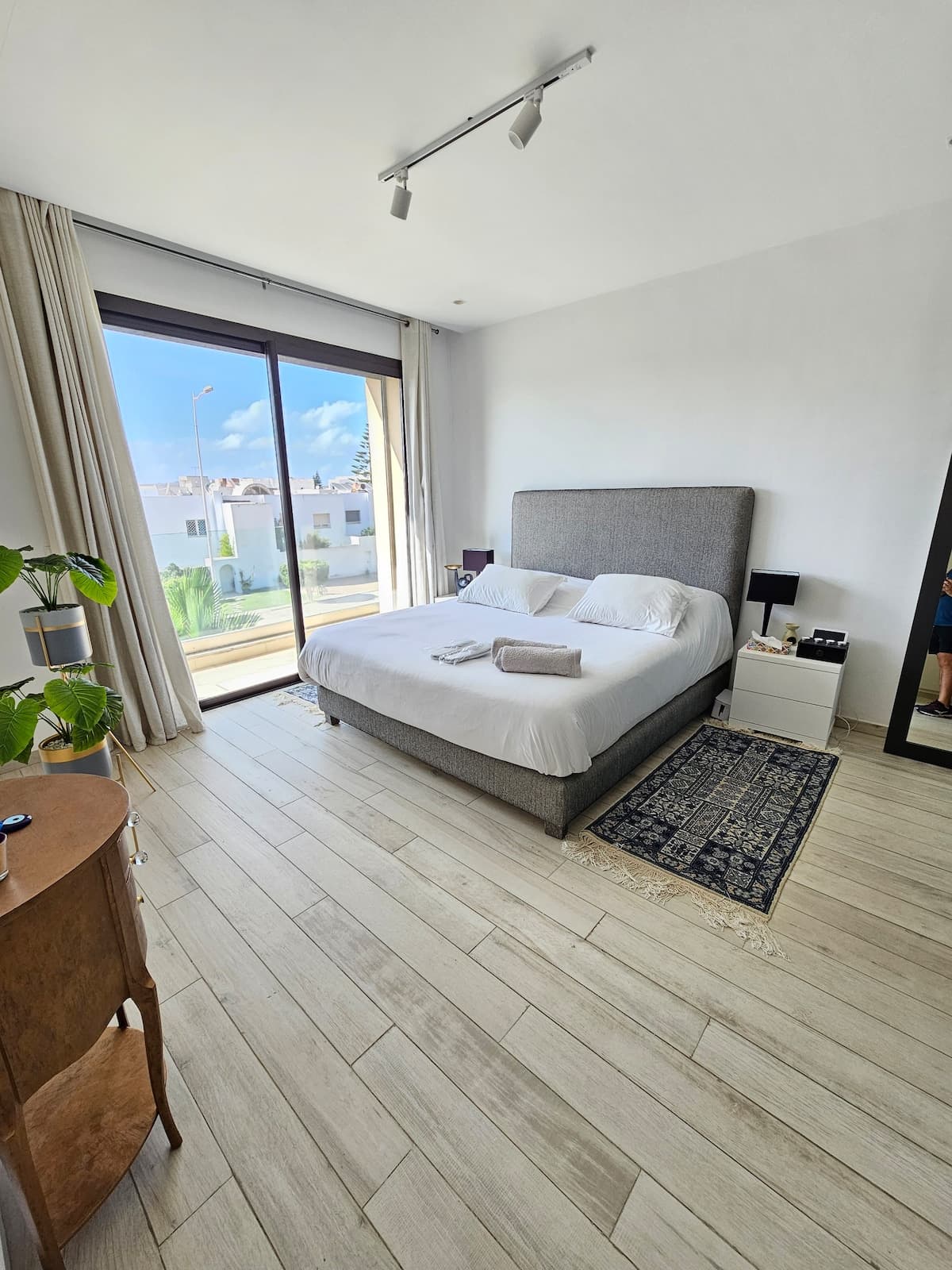 Villa élégante et moderne avec jardin privé - image 39