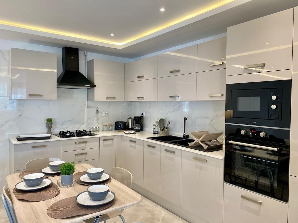 Élégant Appartement en Plein Centre de La Marsa - image 7