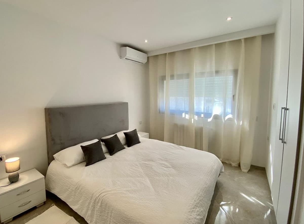 Élégant Appartement en Plein Centre de La Marsa - image 10